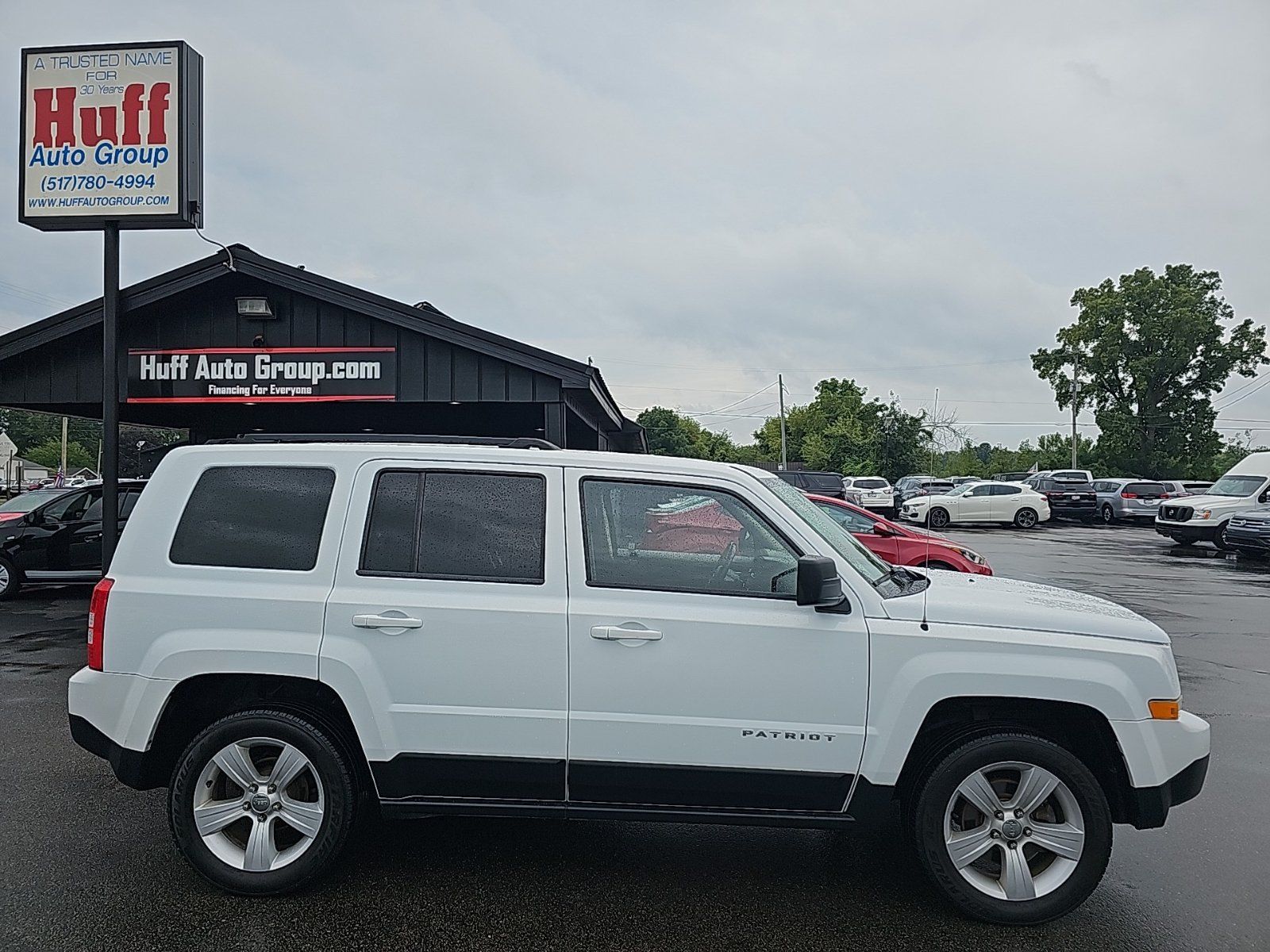 Used 2015 Jeep Patriot Latitude AWD/4WD image 2