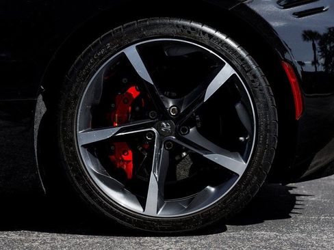 Used 2022 Ferrari SF90 Spider image 13