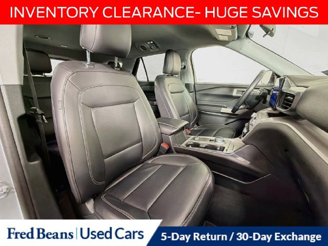 Used 2023 Ford Explorer XLT w/ Equipment Group 202A AWD/4WD image 34