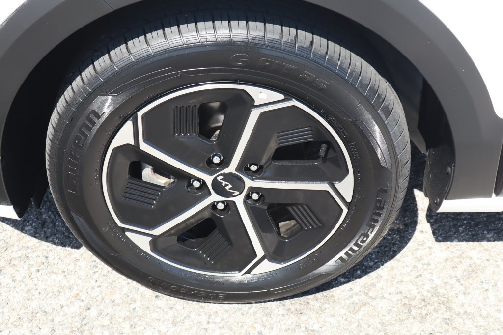 Used 2023 Kia Niro EX FWD image 14