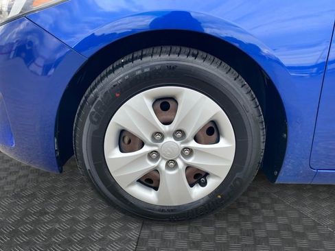 Used 2017 Kia Forte LX image 28