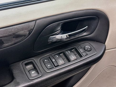 Used 2013 Dodge Grand Caravan SXT w/ Rear Park Assist Pkg FWD image 15