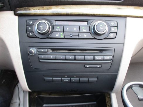 Used 2011 BMW 128i 128i 2dr Convertible image 19