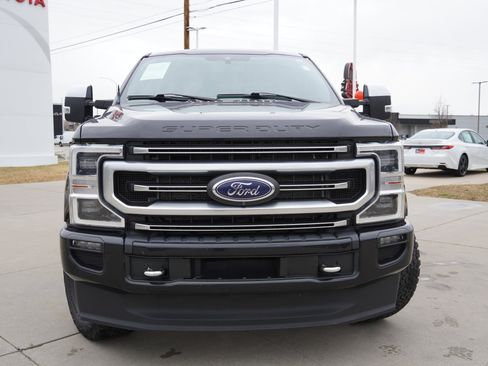 Used 2022 Ford F350 Platinum image 3