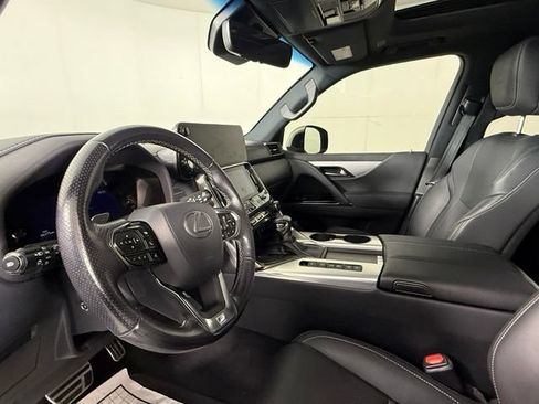 Used 2023 Lexus LX 600 F Sport w/ Accessory Package (Z1) AWD/4WD image 17