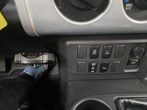 Used 2007 Toyota FJ Cruiser 4WD image 14