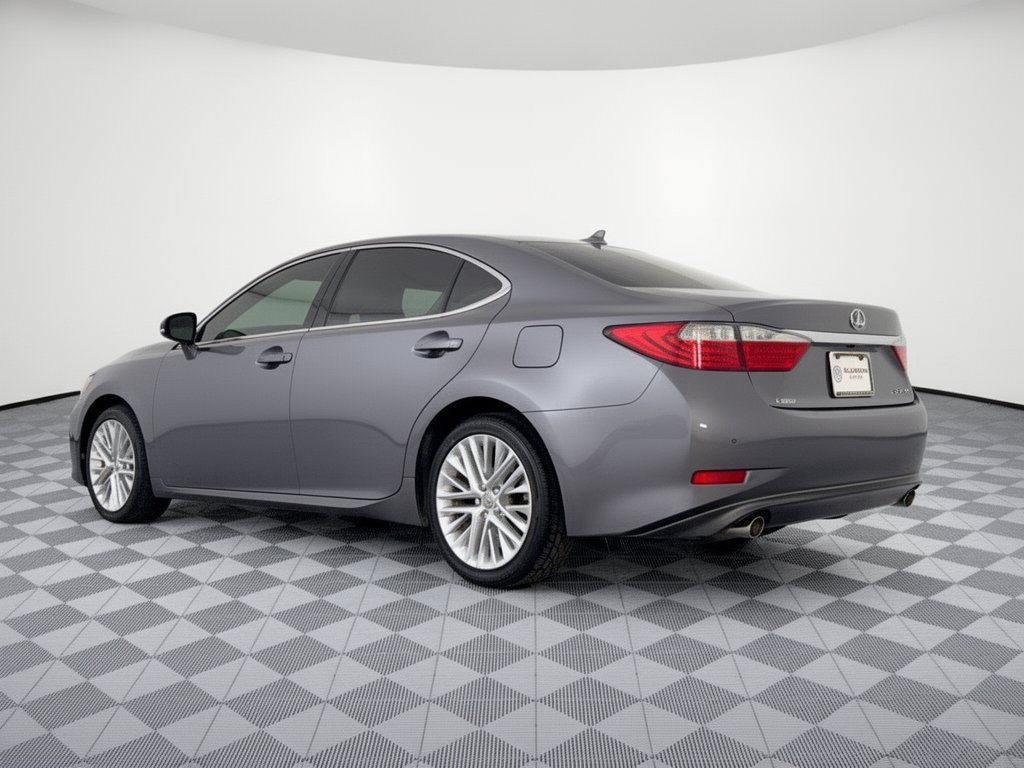 Used 2014 Lexus ES 350 w/ Luxury Package FWD image 3