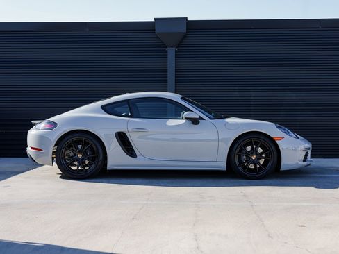 New 2025 Porsche 718 Cayman image 8