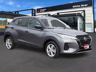 Used 2022 Nissan Kicks S image 1