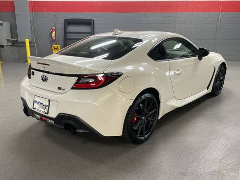 Certified 2025 Toyota GR86 Premium image 10