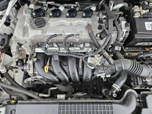 Used 2021 Toyota Corolla LE image 29