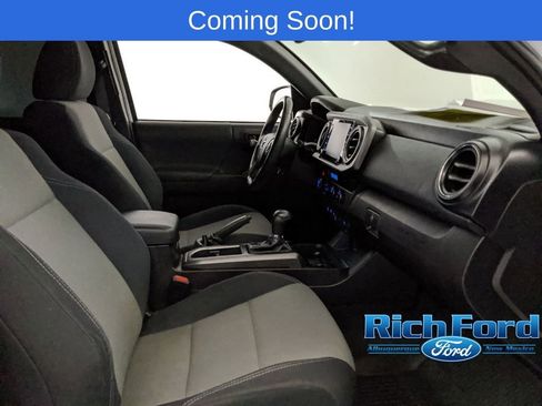 Used 2021 Toyota Tacoma TRD Sport image 26
