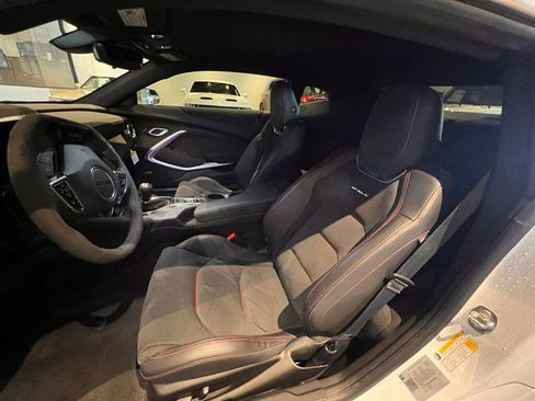 Used 2022 Chevrolet Camaro ZL1 image 16