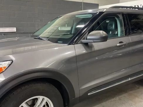 Used 2021 Ford Explorer XLT w/ Equipment Group 202A AWD/4WD image 2