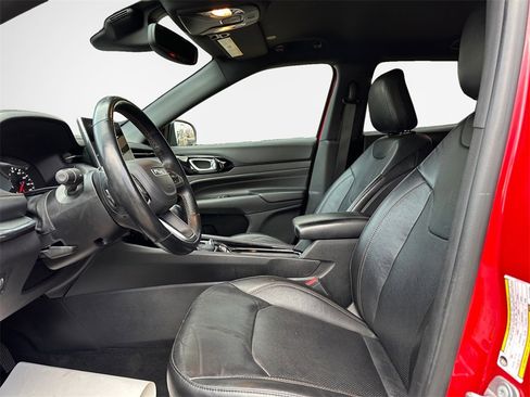 Used 2022 Jeep Compass Limited image 12