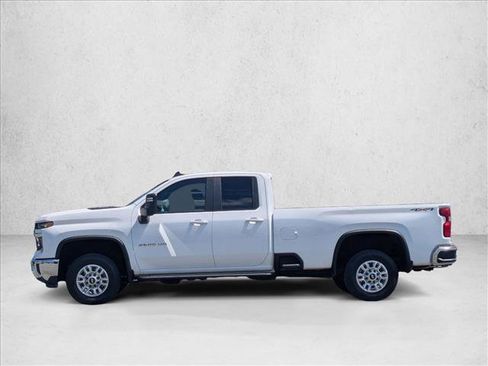 Used 2024 Chevrolet Silverado 2500 LT AWD/4WD image 9