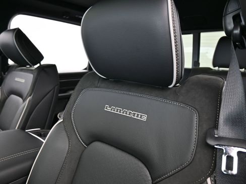 New 2026 RAM 1500 Laramie AWD/4WD image 17