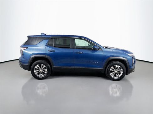 Used 2025 Chevrolet Equinox LT w/ Safety and Technology Package image 10