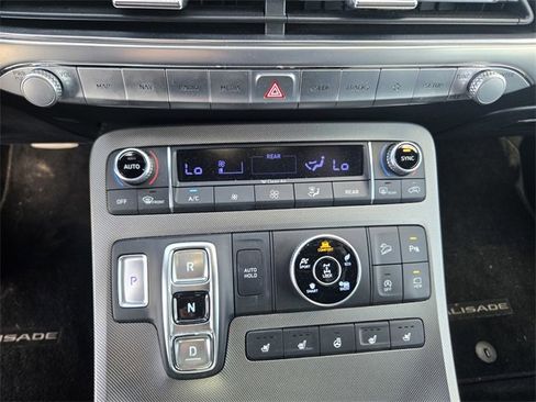 Used 2020 Hyundai Palisade Limited image 18