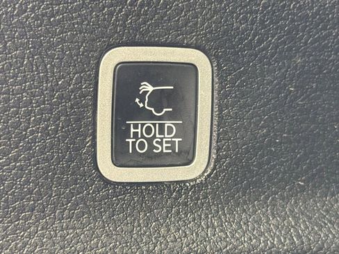 Used 2024 Jeep Wagoneer L Series II image 20