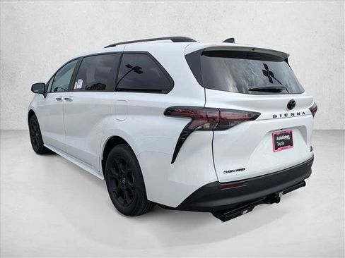 New 2026 Toyota Sienna XLE Woodland Edition AWD/4WD image 9