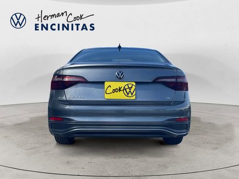 Certified 2022 Volkswagen Jetta SE image 4