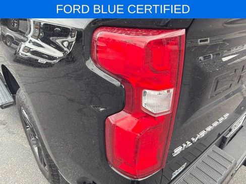 Used 2022 Chevrolet Silverado 1500 High Country w/ Technology Package AWD/4WD image 25