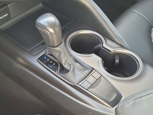 Used 2022 Toyota Camry SE image 27