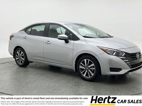 Used 2025 Nissan Versa SV image 1