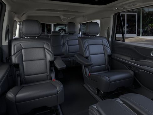 New 2026 Lincoln Navigator L Reserve AWD/4WD image 10