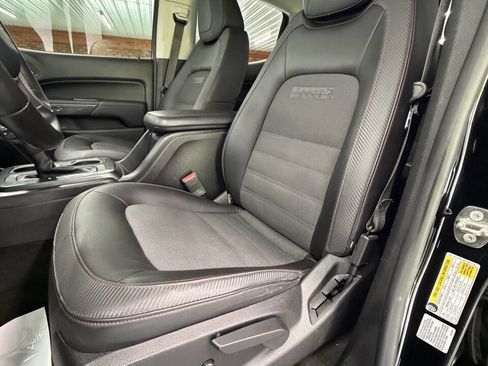 Used 2016 GMC Canyon SLE w/ All Terrain Adventure Package image 23