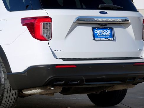 Used 2020 Ford Explorer XLT image 31