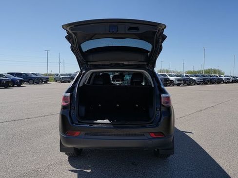 Used 2020 Jeep Compass Latitude w/ Cold Weather Group AWD/4WD image 14
