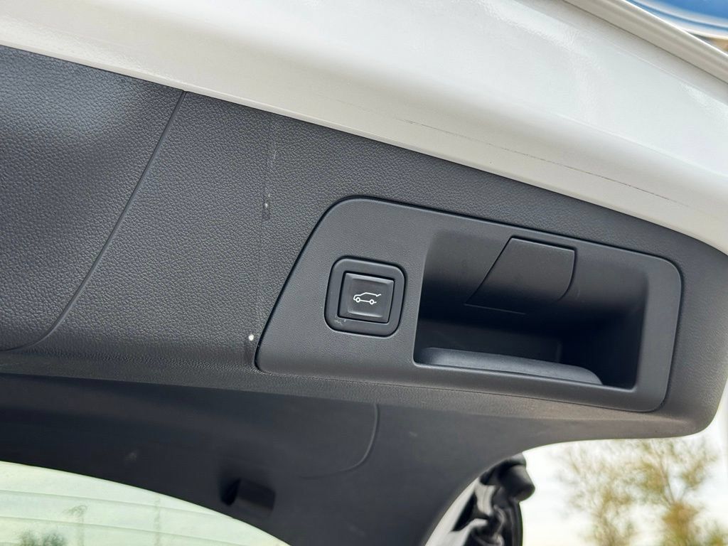Used 2022 Buick Envision Preferred AWD/4WD image 41