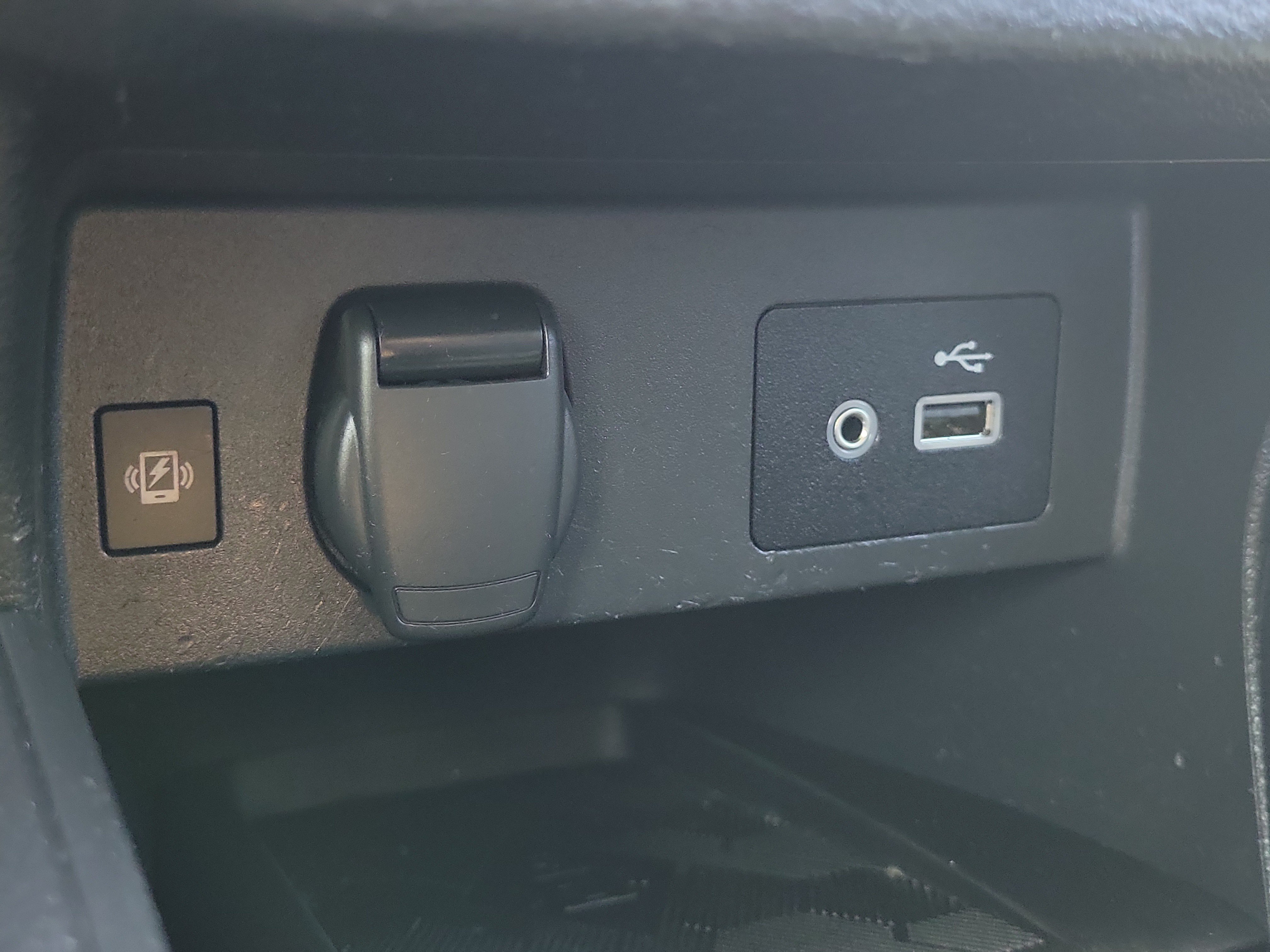 Certified 2023 Nissan Versa SV FWD image 27
