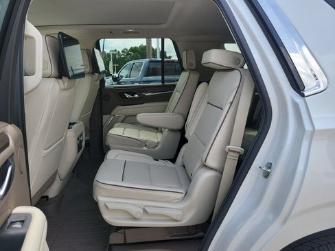 Used 2024 GMC Yukon Denali w/ Denali Reserve Package AWD/4WD image 14