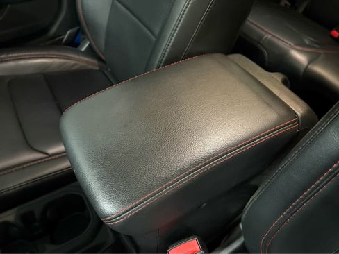 Used 2024 Jeep Wrangler Unlimited Rubicon AWD/4WD image 24