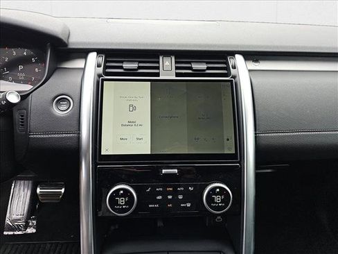 New 2025 Land Rover Discovery Dynamic SE image 23