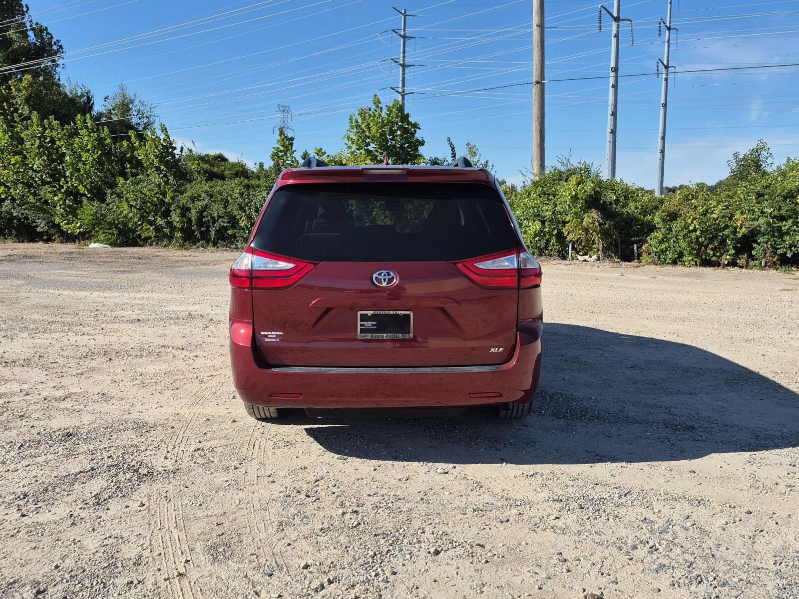 Used 2019 Toyota Sienna XLE w/ XLE Navigation Package FWD image 5
