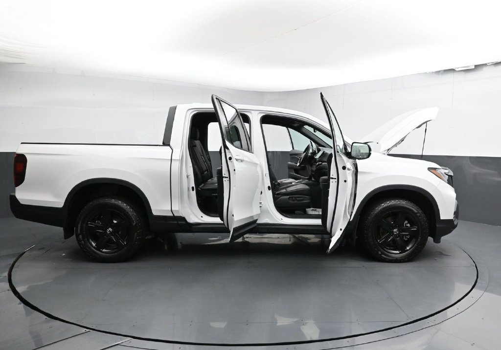 Used 2023 Honda Ridgeline Black Edition image 44