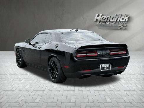 Used 2023 Dodge Challenger SRT Hellcat w/ Driver Convenience Group RWD image 9