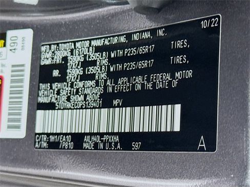 Certified 2023 Toyota Sienna XLE image 33