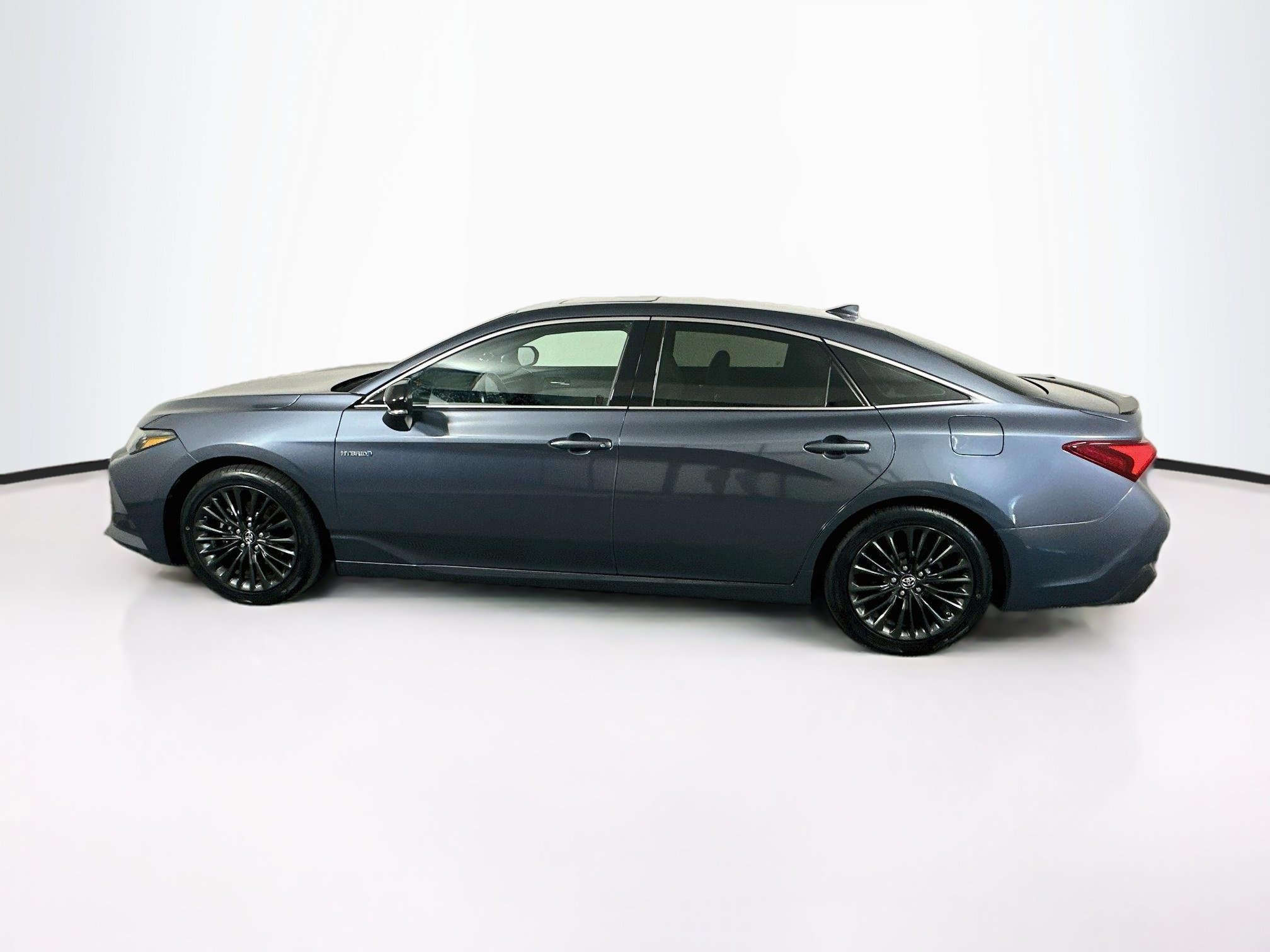 Used 2019 Toyota Avalon XSE w/ Preferred Accessory Package FWD image 4