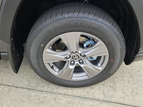 New 2025 Toyota RAV4 XLE image 12