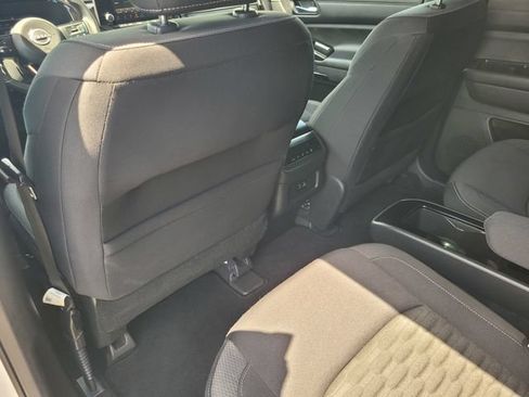 Certified 2022 Nissan Pathfinder SV w/ SV Premium Package FWD image 14