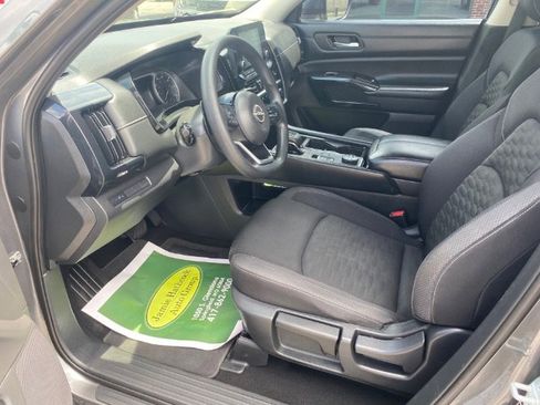 Used 2022 Nissan Pathfinder S AWD/4WD image 17