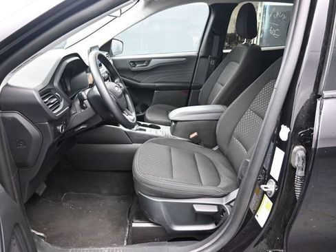 Used 2025 Ford Escape Active AWD/4WD image 18