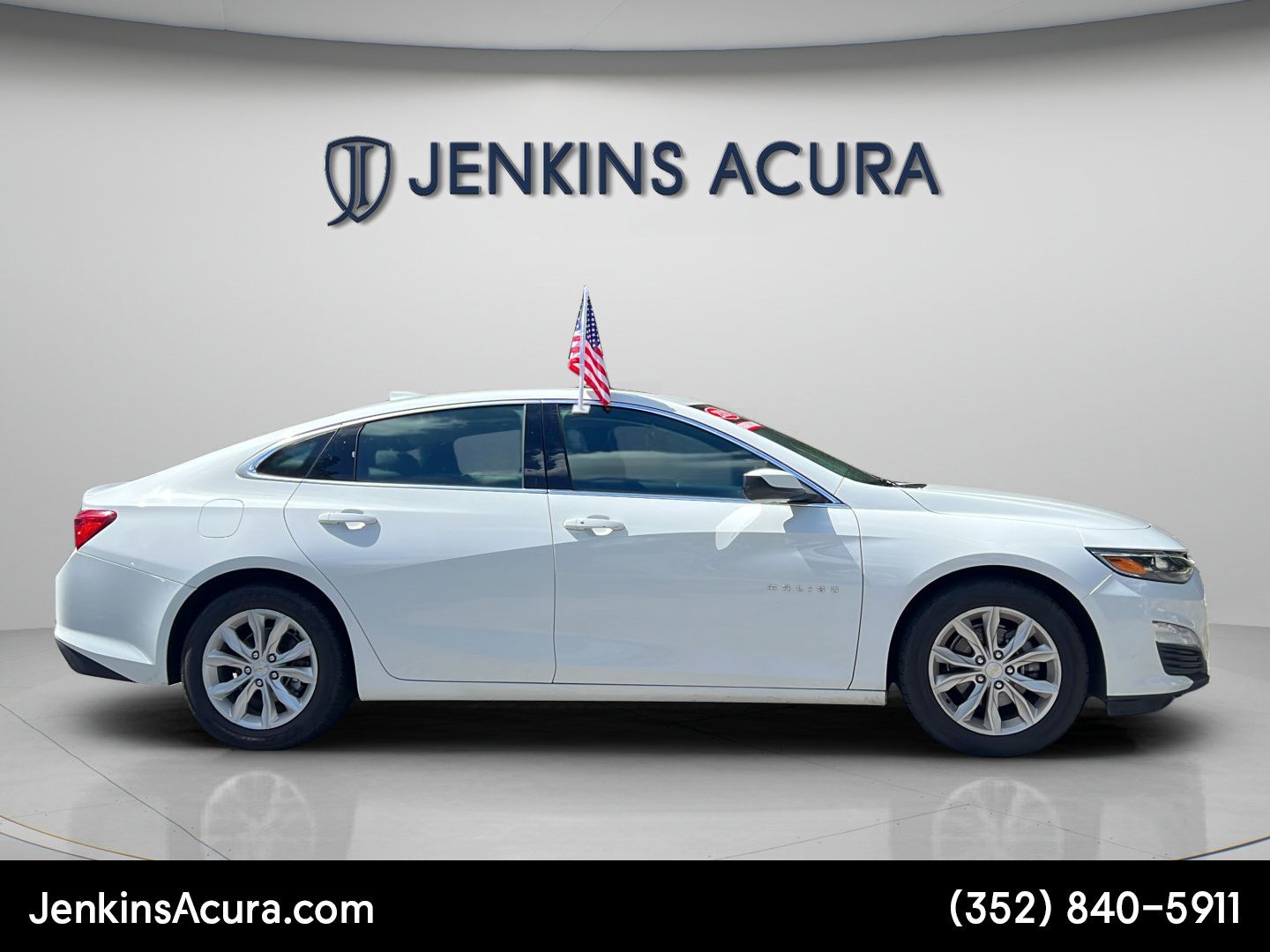 Used 2024 Chevrolet Malibu LT FWD image 2