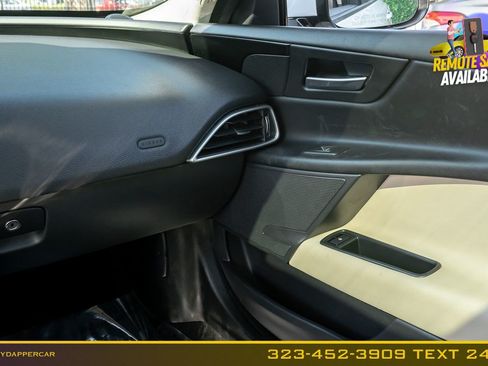 Used 2018 Jaguar XE RWD image 22