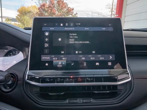 Used 2023 Jeep Compass Trailhawk image 19